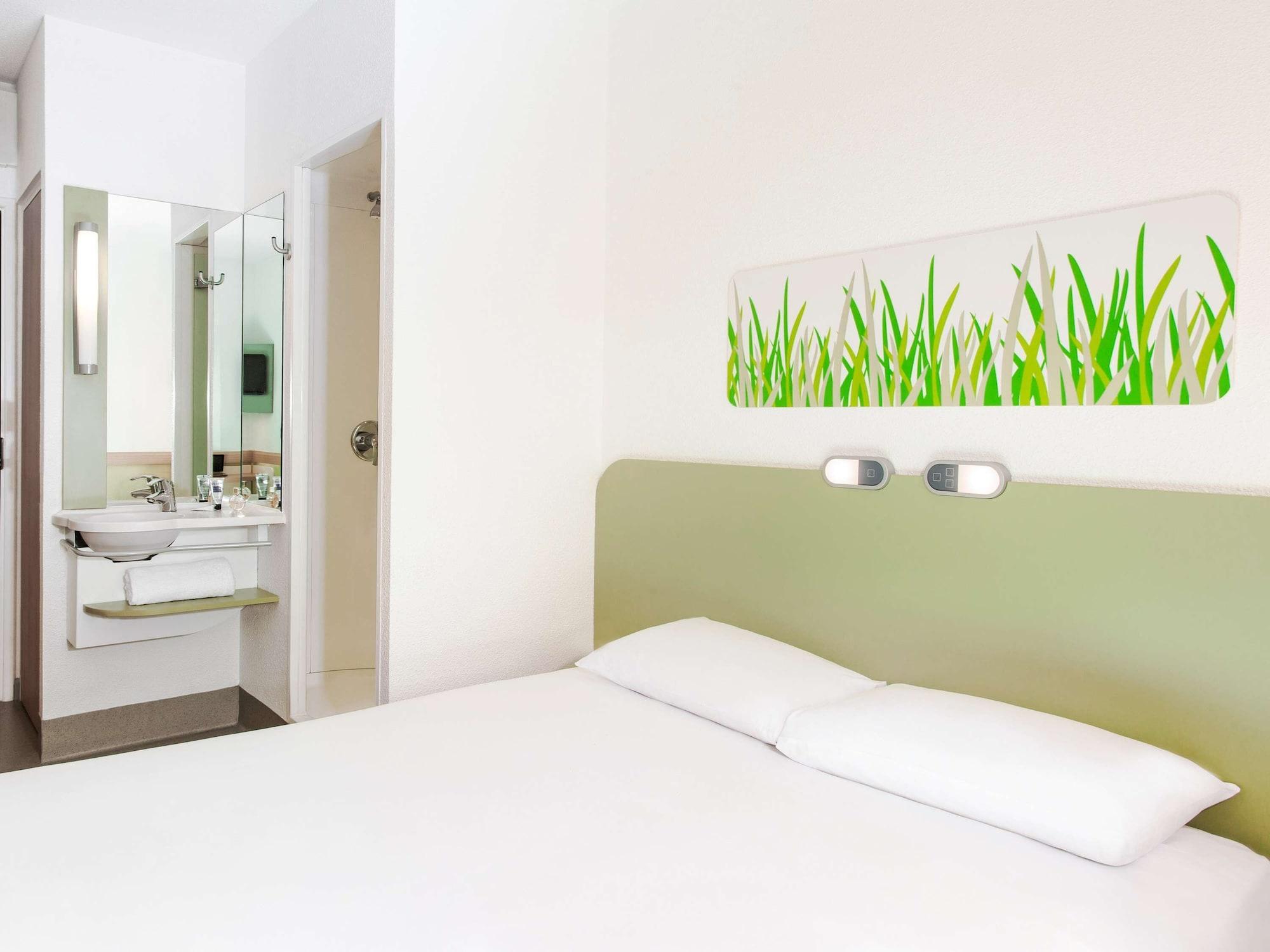 Ibis Budget London Hounslow Esterno foto