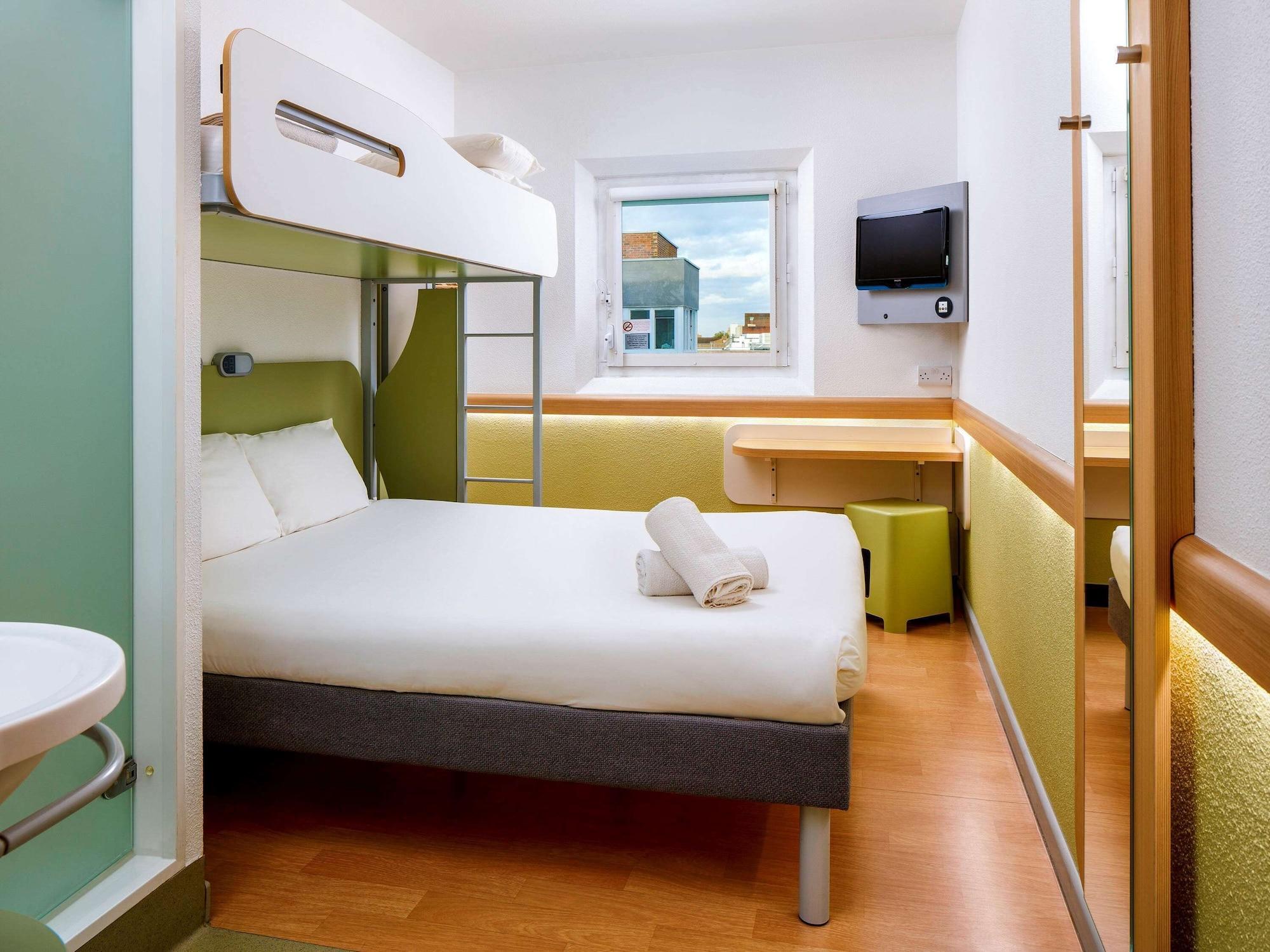 Ibis Budget London Hounslow Esterno foto