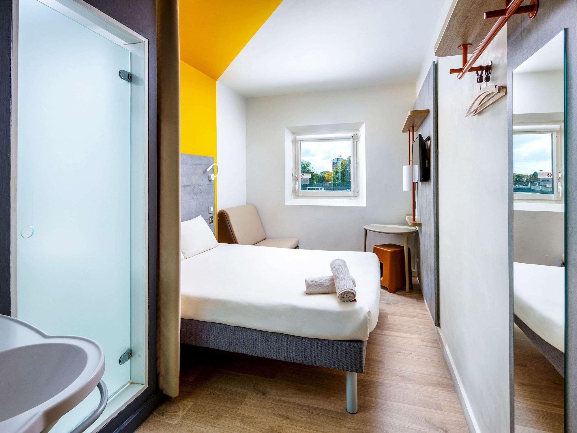 Ibis Budget London Hounslow Esterno foto