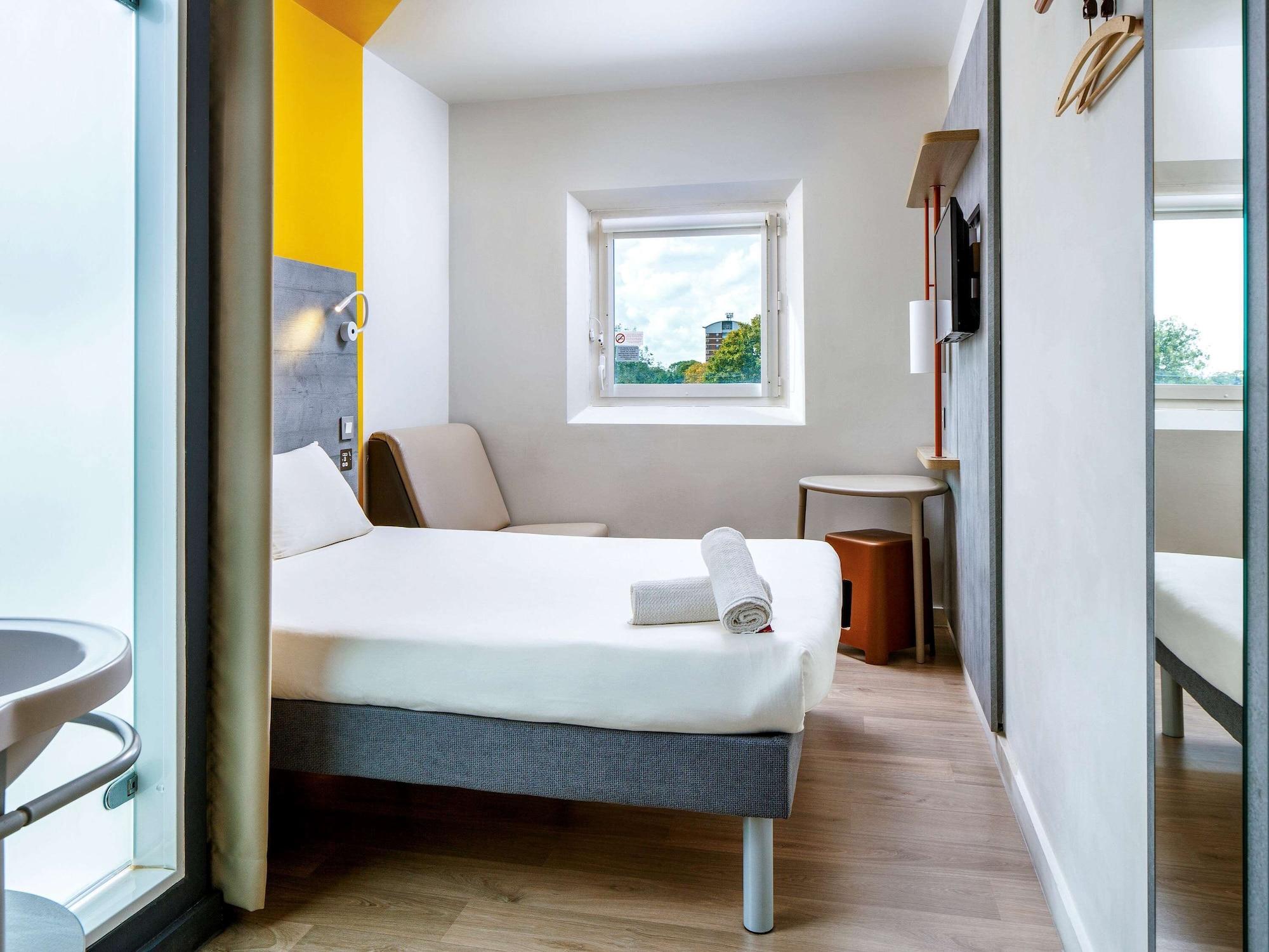 Ibis Budget London Hounslow Esterno foto