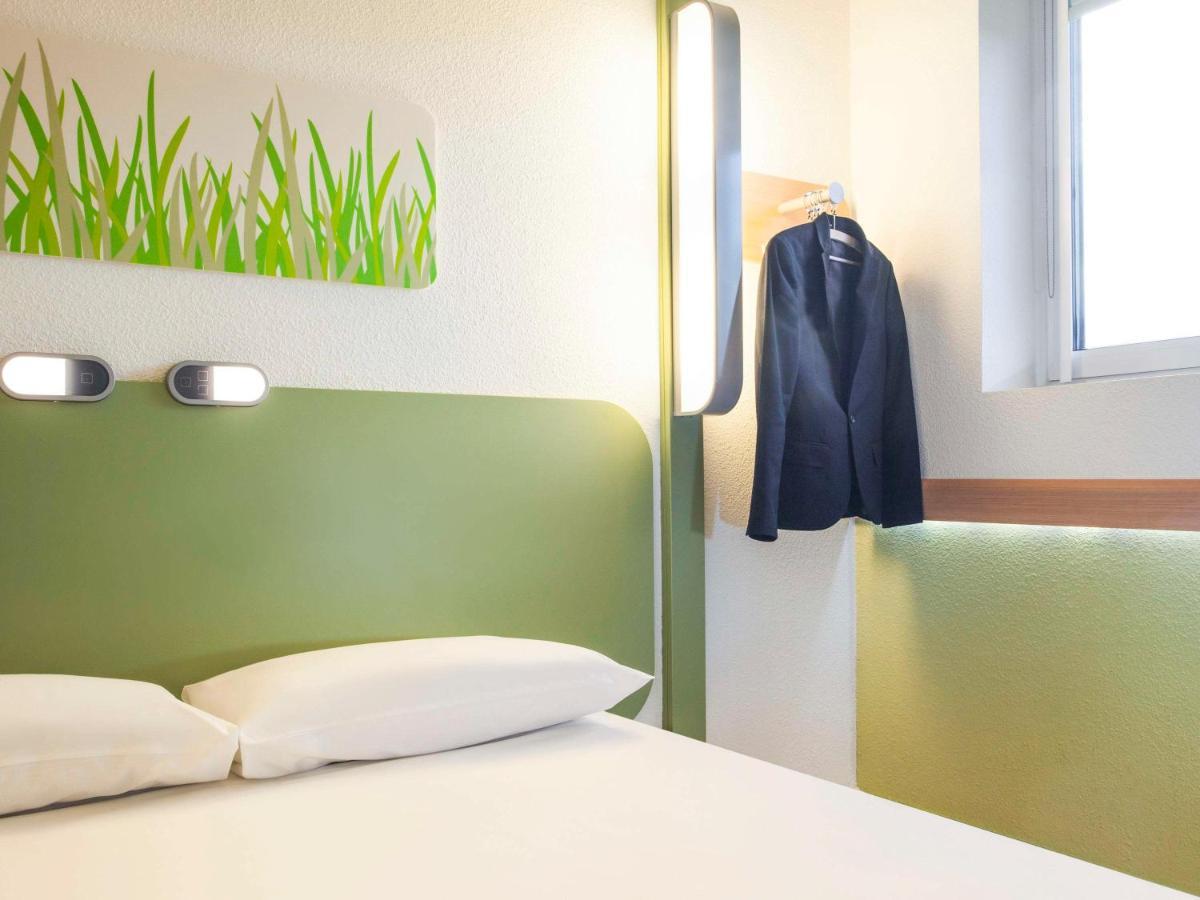 Ibis Budget London Hounslow Esterno foto