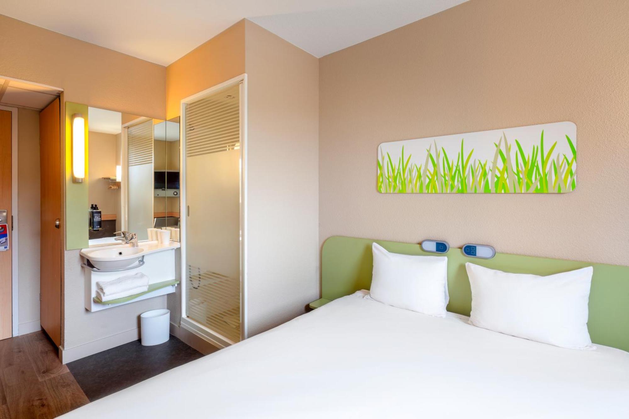 Ibis Budget London Hounslow Esterno foto