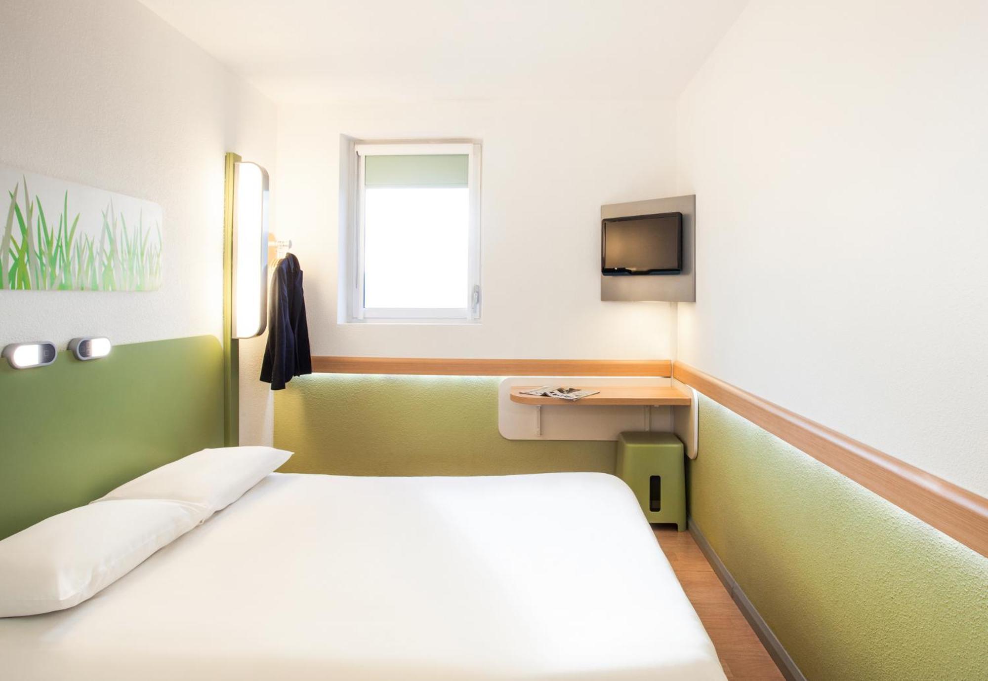 Ibis Budget London Hounslow Esterno foto