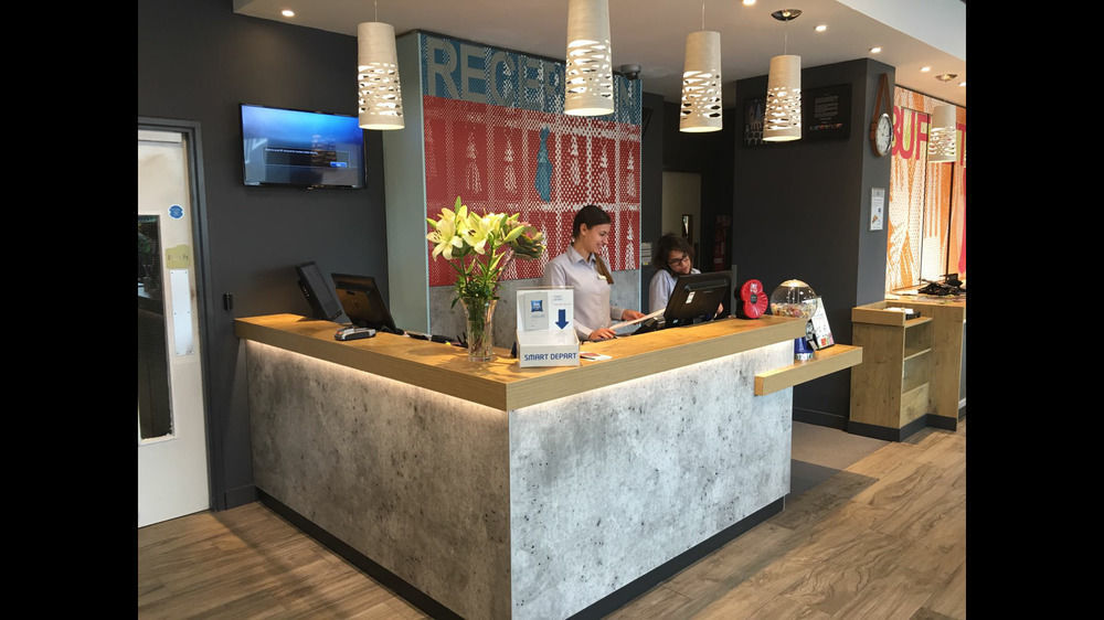 Ibis Budget London Hounslow Esterno foto