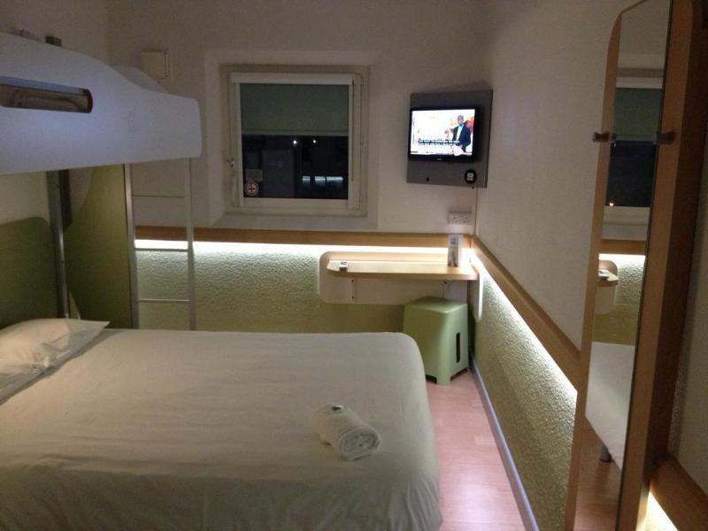 Ibis Budget London Hounslow Esterno foto