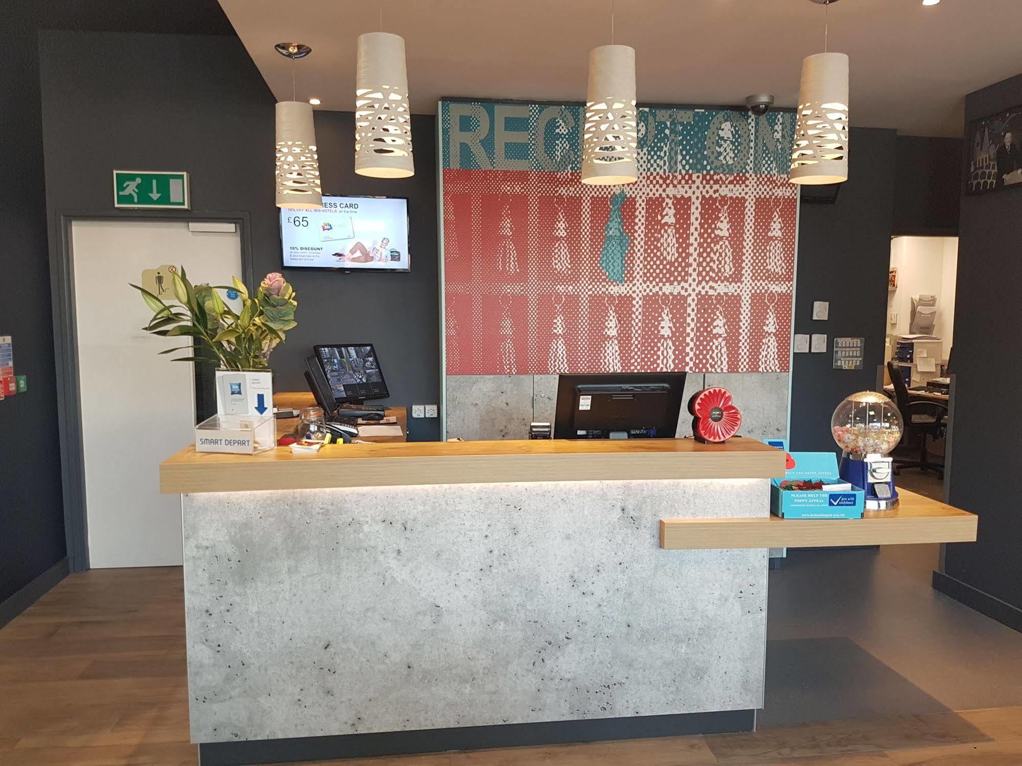 Ibis Budget London Hounslow Esterno foto
