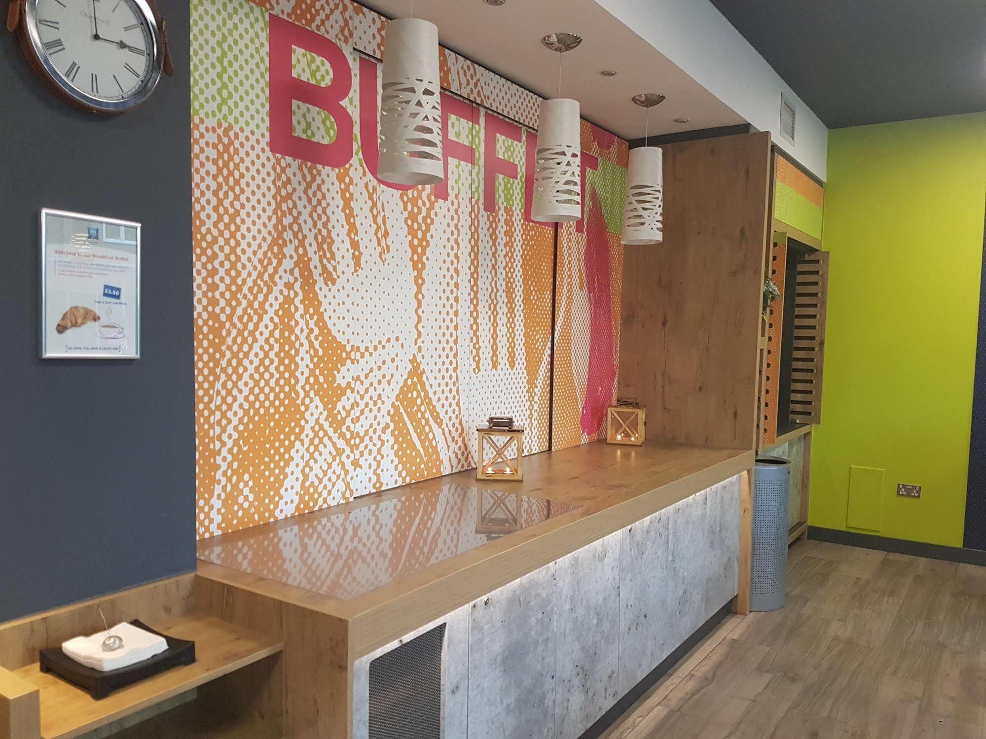Ibis Budget London Hounslow Esterno foto