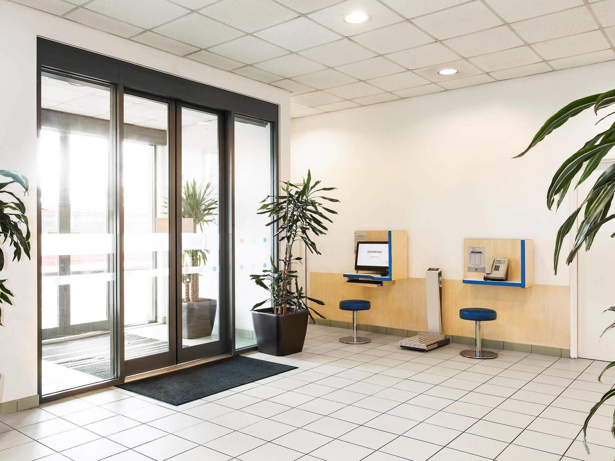 Ibis Budget London Hounslow Esterno foto
