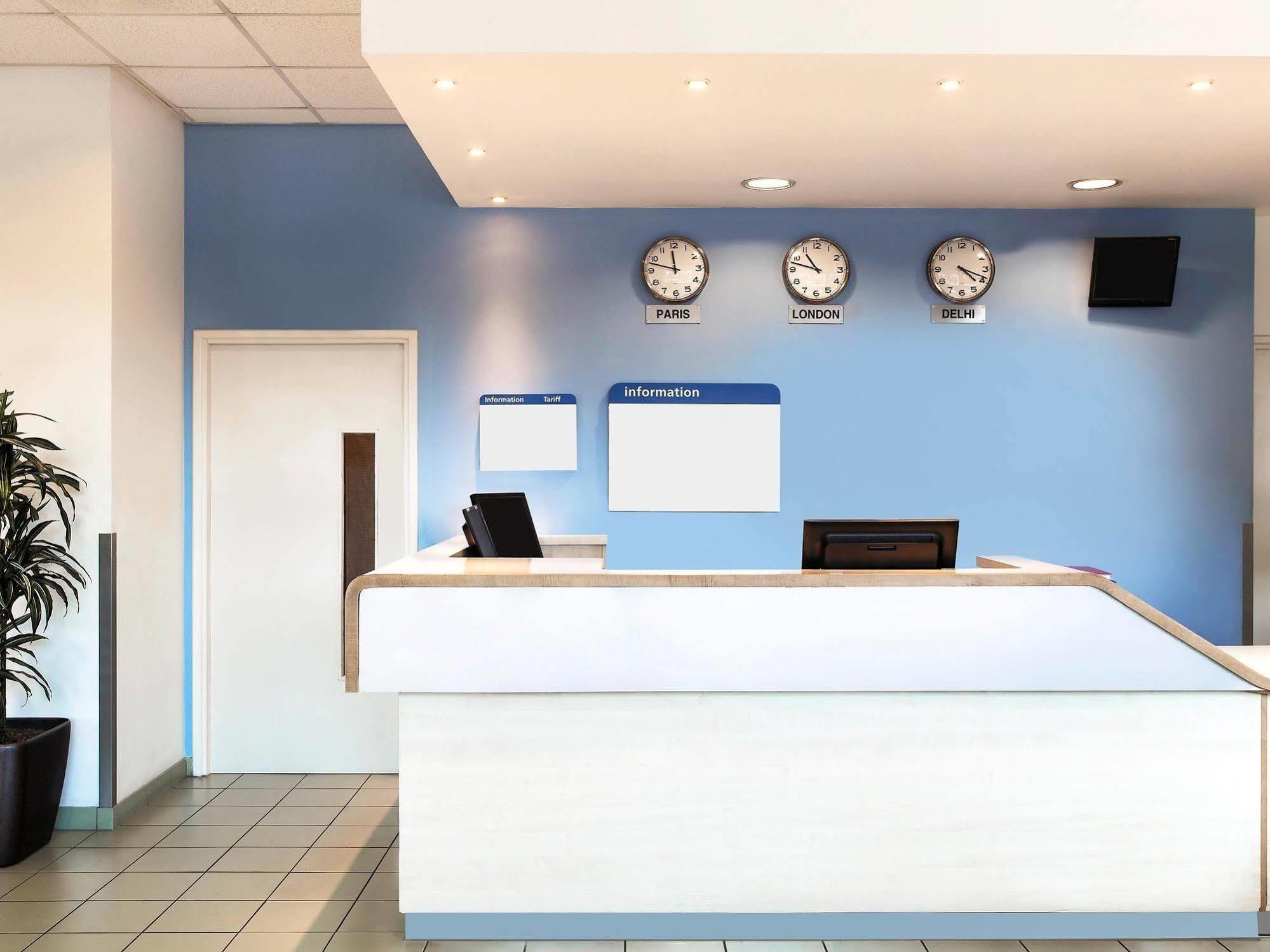 Ibis Budget London Hounslow Esterno foto